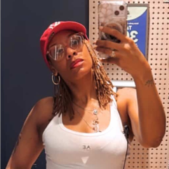 Welcome 2 My Closet !!! 👚 - Picture 3 of 4